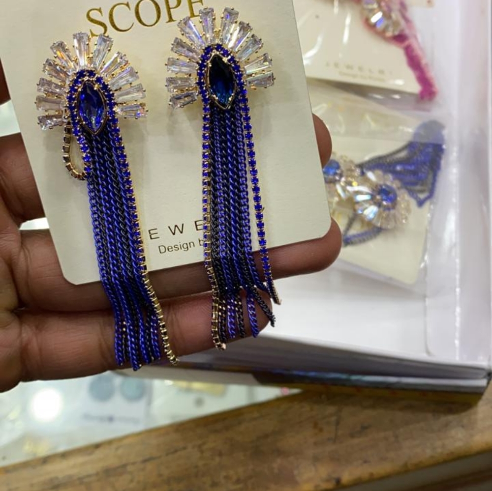 Earings - Picture 4 of 4
